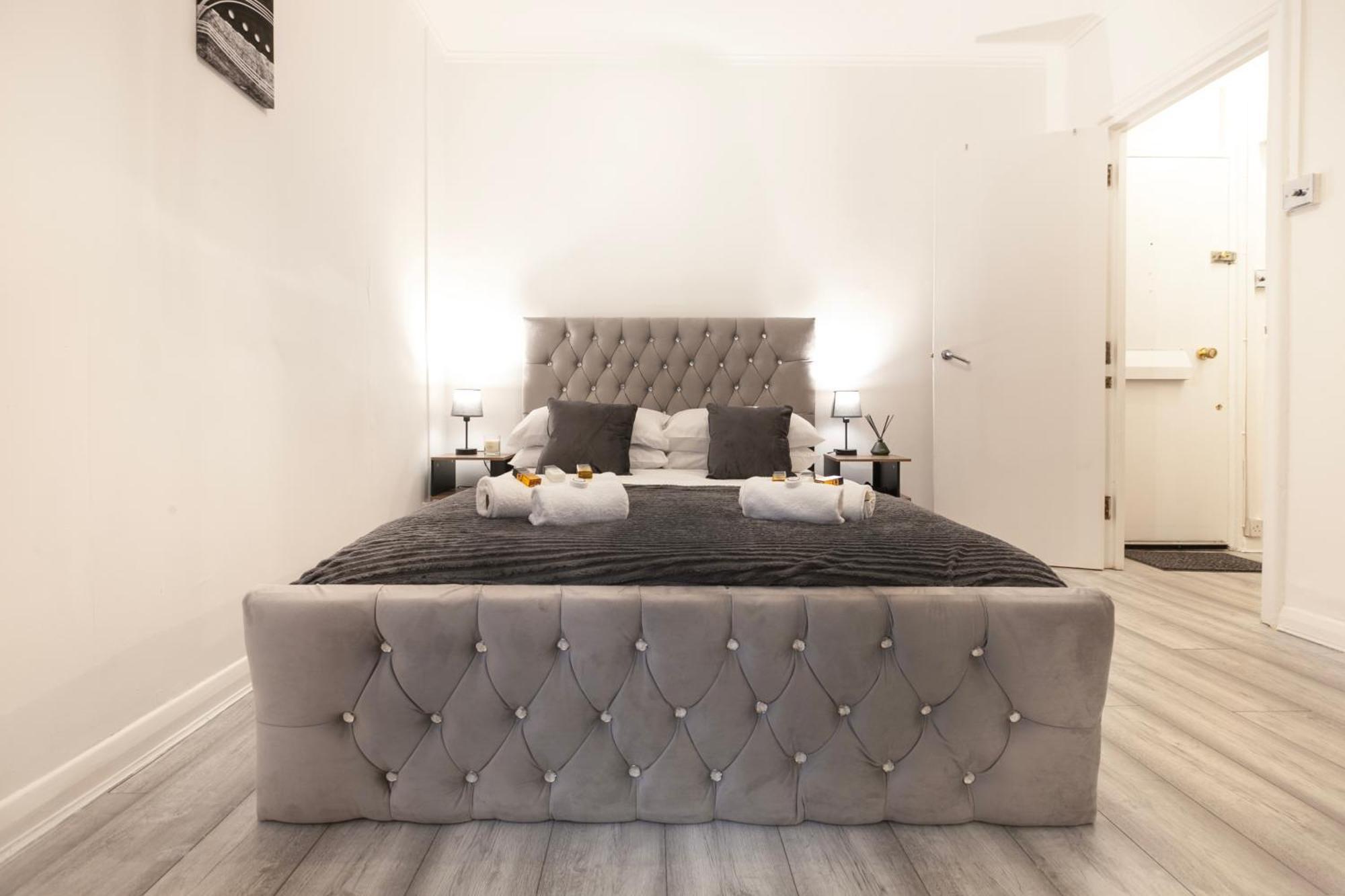 Beautiful One Bedroom Flat In Scott Ellis Gardens Лондон Екстериор снимка